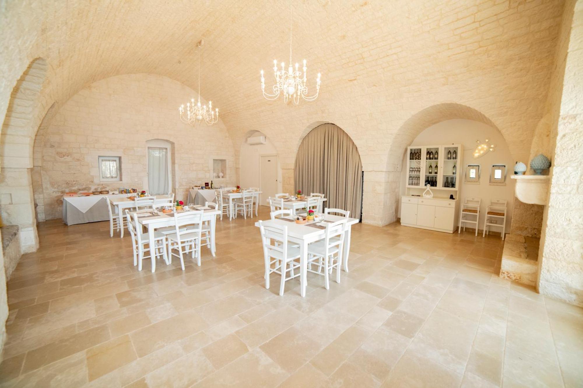 Trulli Arco Antico * Locorotondo