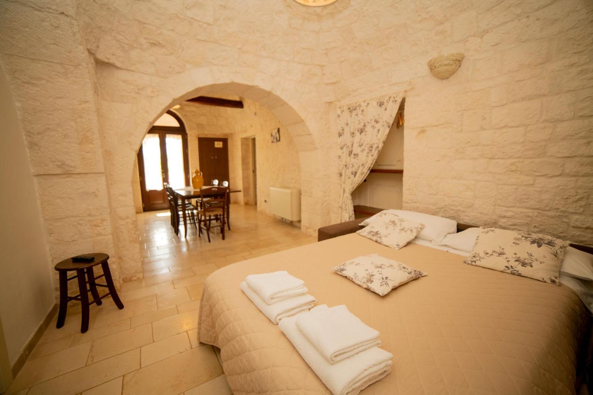 Trulli Arco Antico Locorotondo