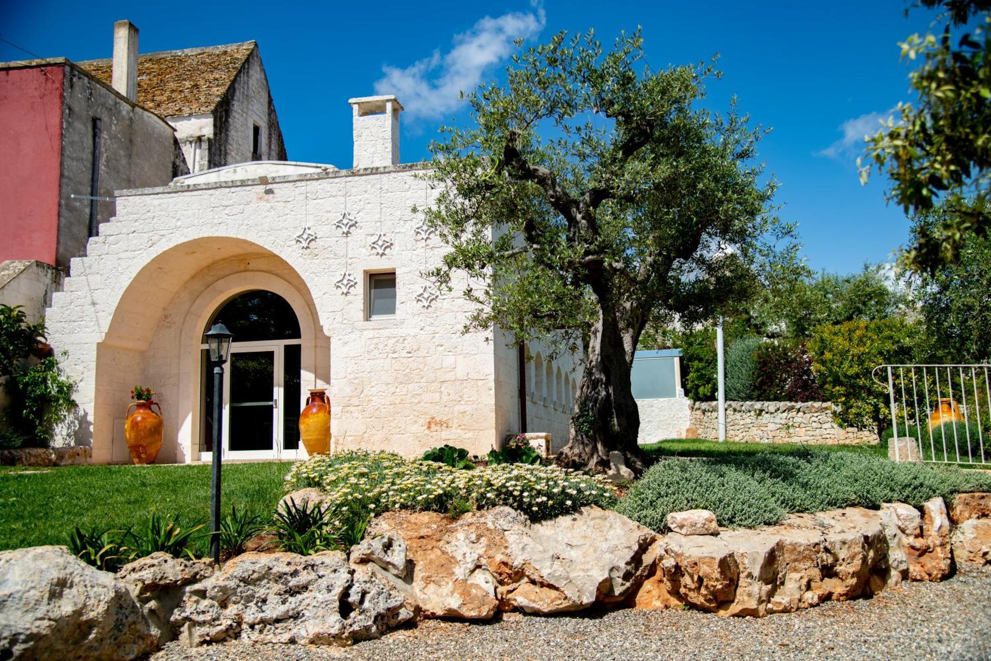 Trulli Arco Antico Locorotondo