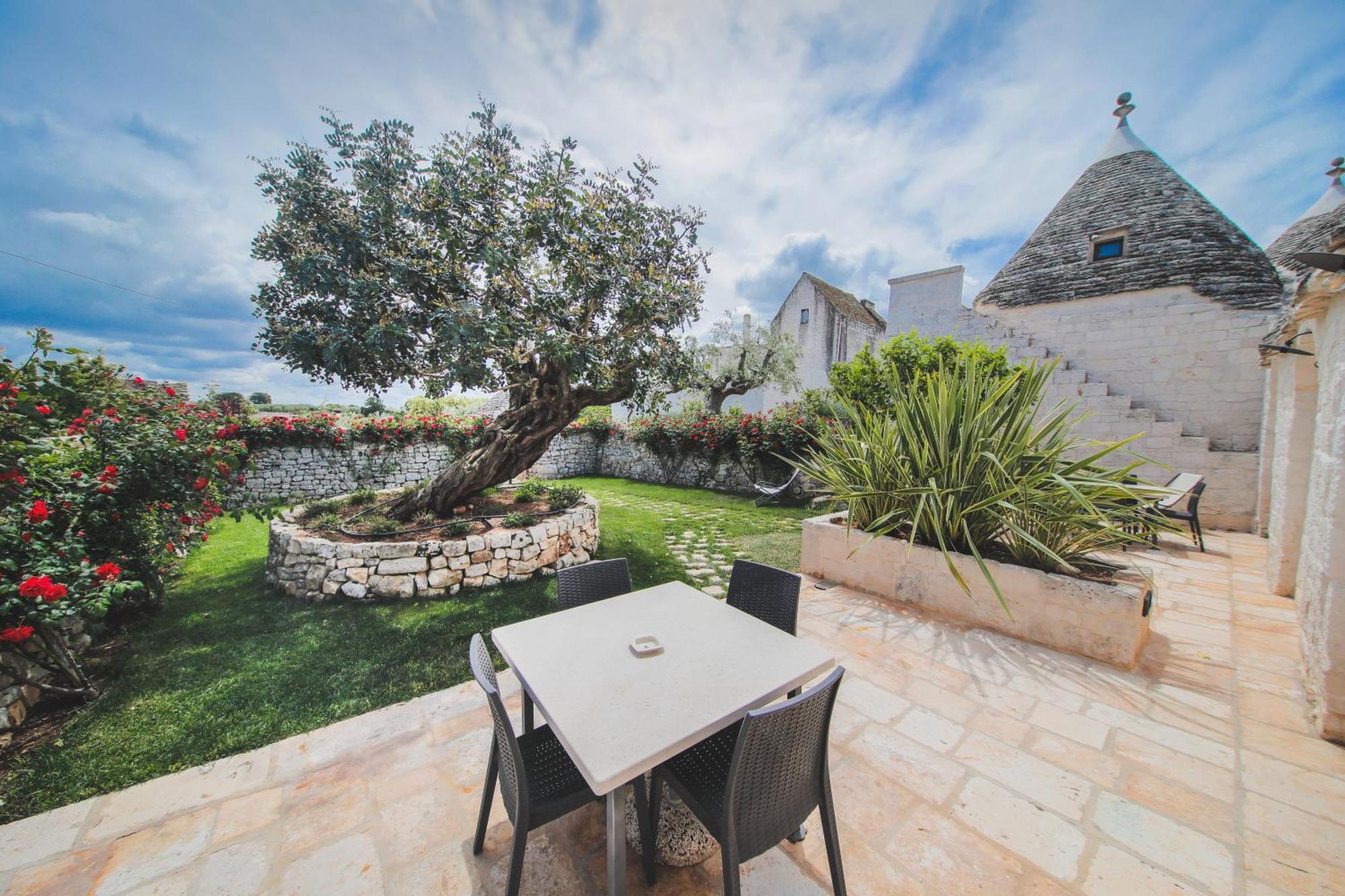 Trulli Arco Antico
