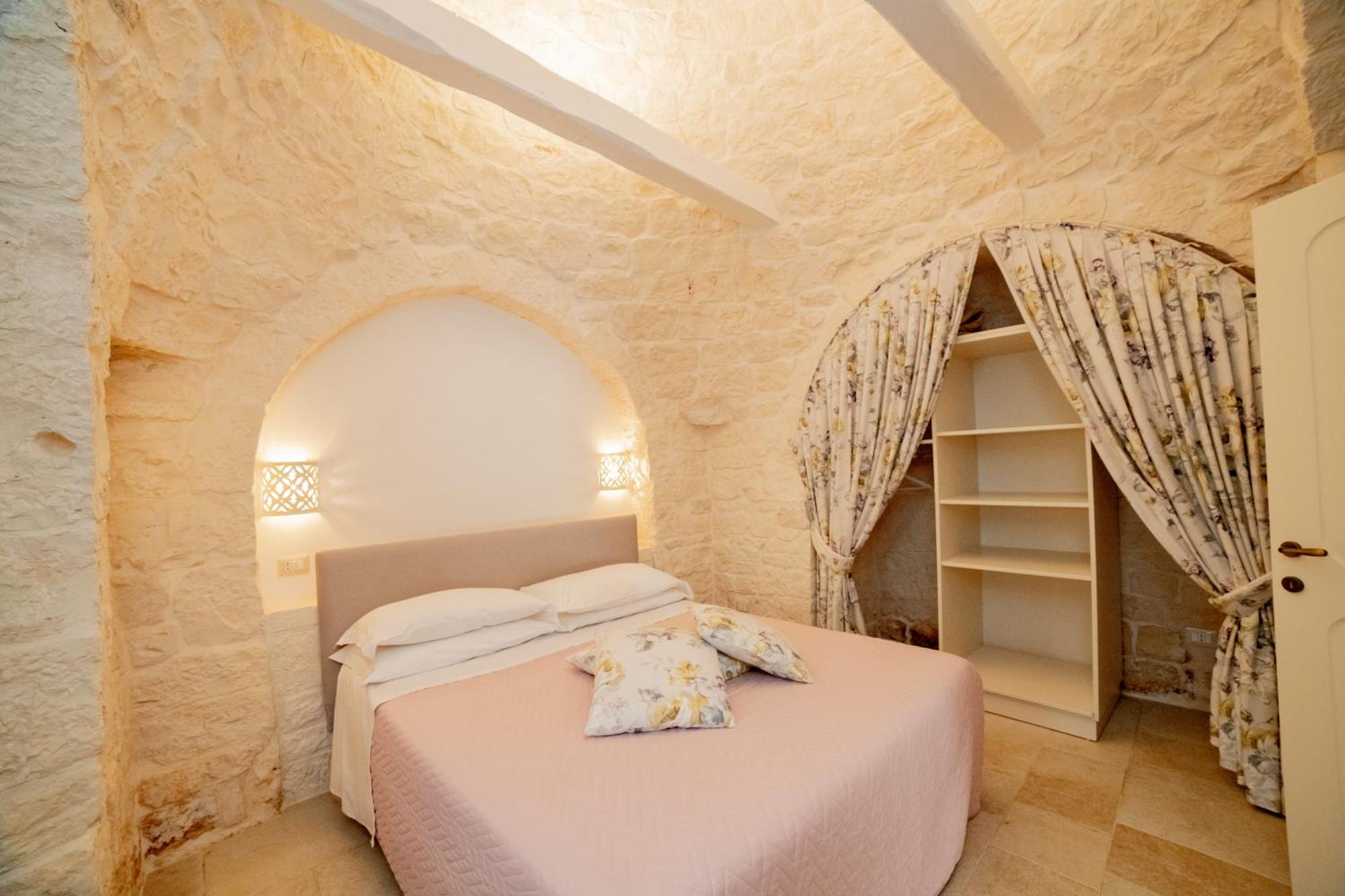 Trulli Arco Antico